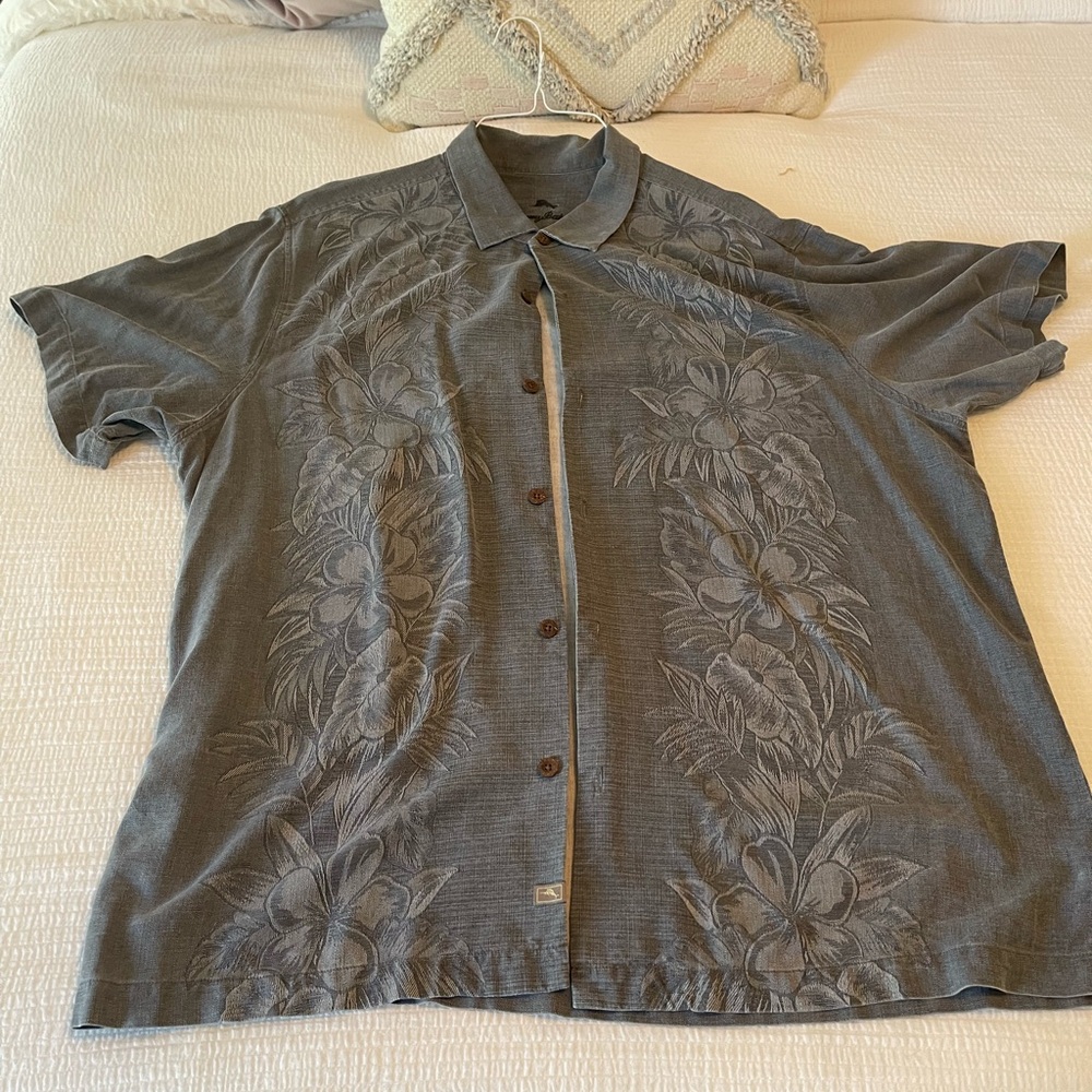 Gray Floral Button-Up Shirt